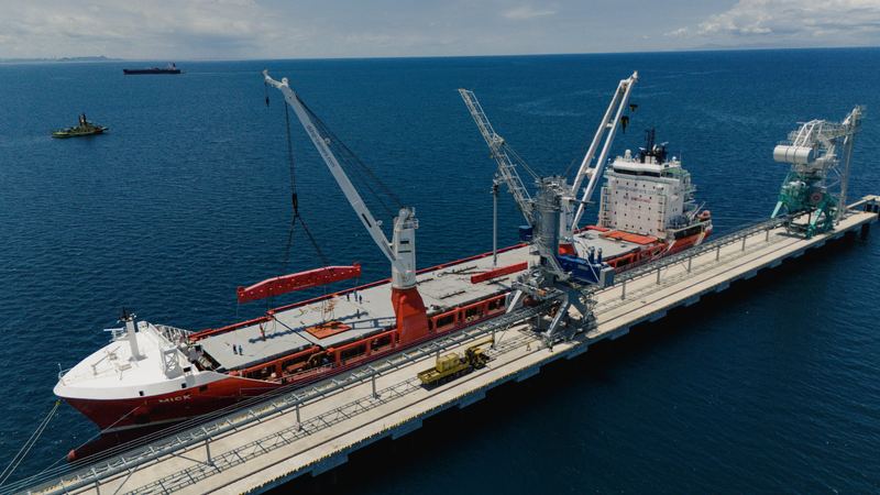 Discharge underway over deep water - Lucena